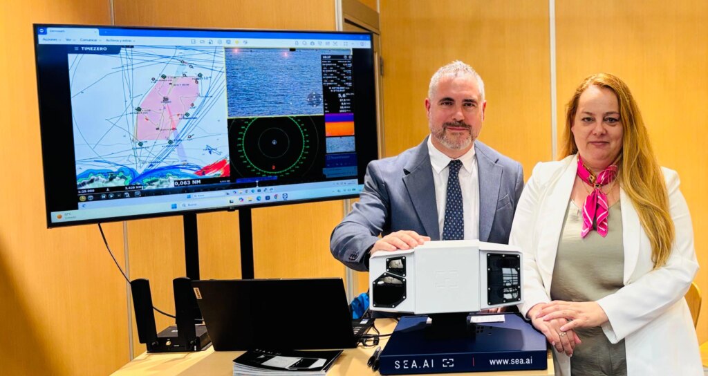 Esteban Campos (Sales Manager at SEA.AI) and Sònia Compte (CEO of TMS)